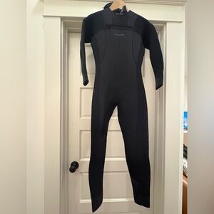 Patagonia Women's R4 Black Wetsuit Merino Wool lining & hood